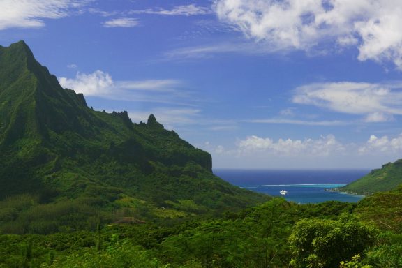 Tahiti: Journey of Renewal 2021, with Art In Voyage. Hiking trails, spa treatments, yoga, meditation, authentic cuisine & more