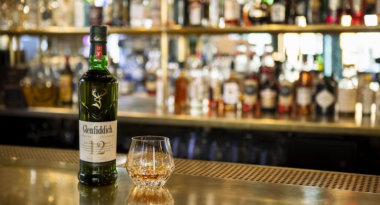 GLenfiddich whiskey on bar, by Art In Voyage
