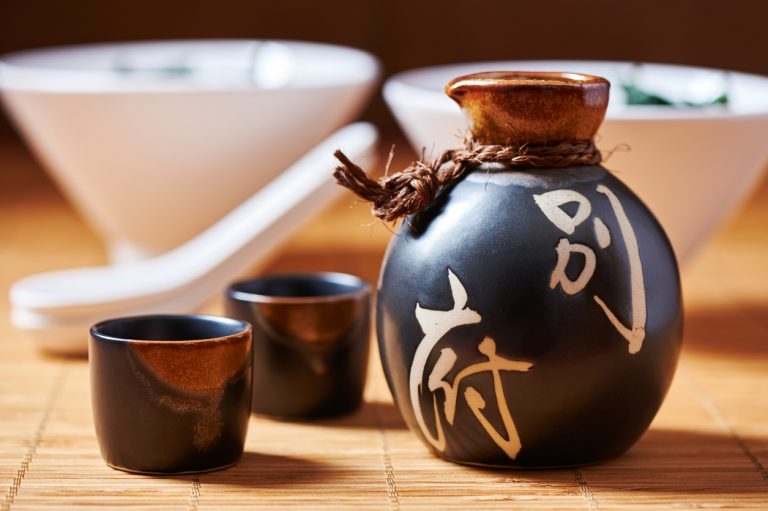 Sake-set-Japan-by-Art-In-Voyage.jpg