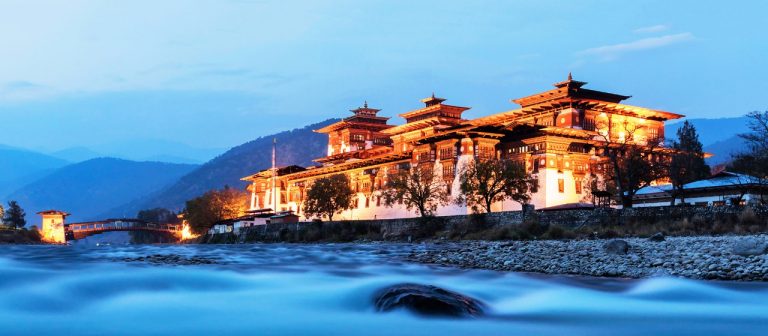 Are ready for Bhutan, By Art In Voyage