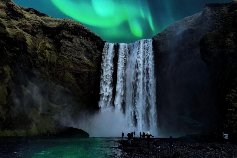 Travel Iceland, by Art in Voyage